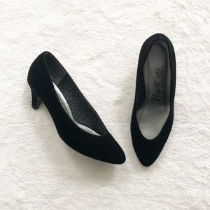 4/$20 🌴 Night Life by Life Stride Vintage Pumps